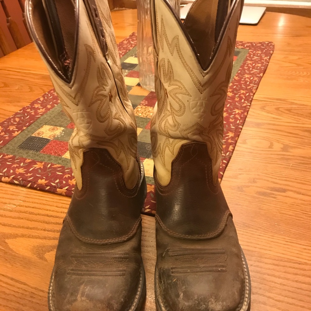 Women’s ariat boots
